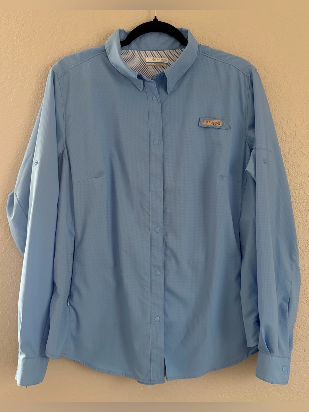 Columbia PFG Women's 1X Light Blue Roll Tab Sleeve Pockets Snaps Fishing Shirt